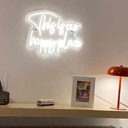 Lejlighed Zene Vinyl Record Player & Projector *