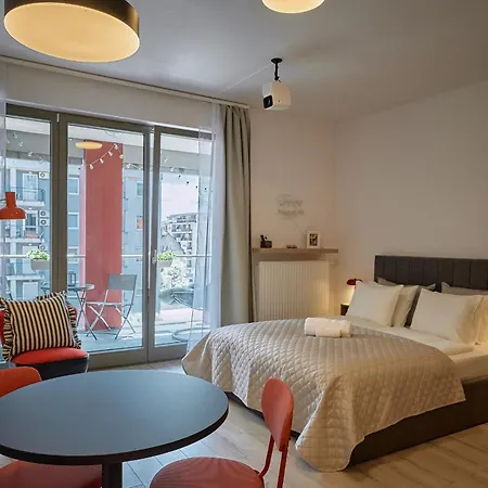 Apartamento Zene Vinyl Record Player & Projector Budapest