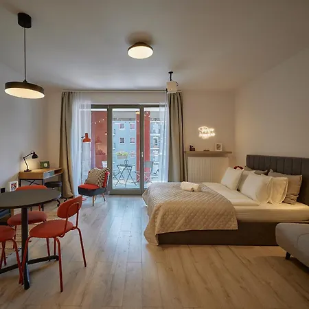 Zene Vinyl Record Player & Projector * بودابست